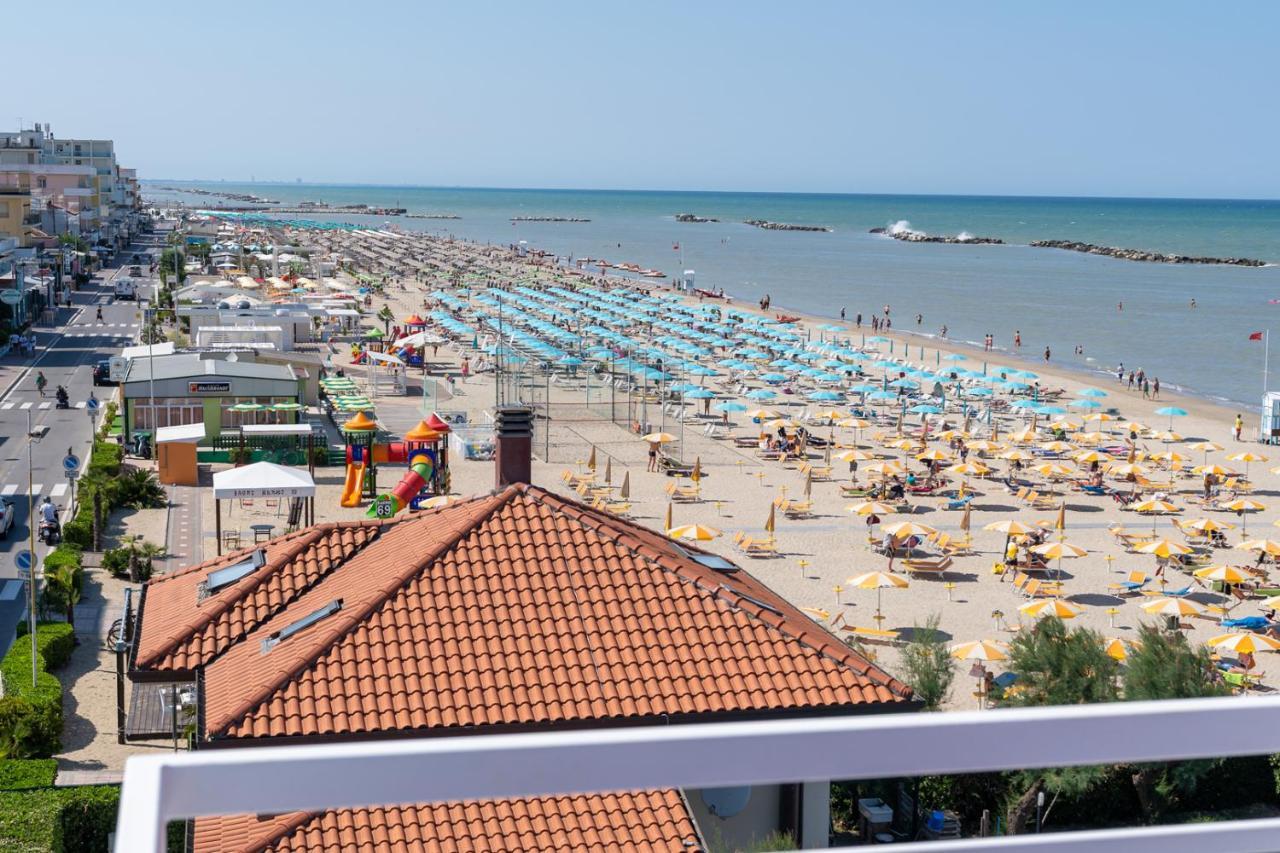 Beach Suite Hotel Bellaria-Igea Marina Exteriör bild